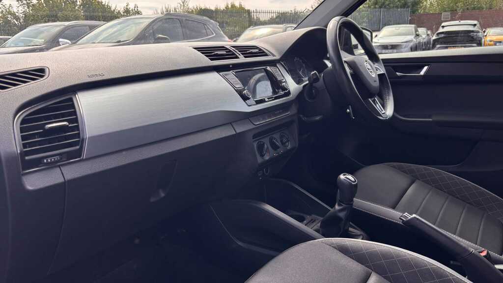 Skoda Fabia 1.0 Tsi Colour Edition 2019 Blue #5