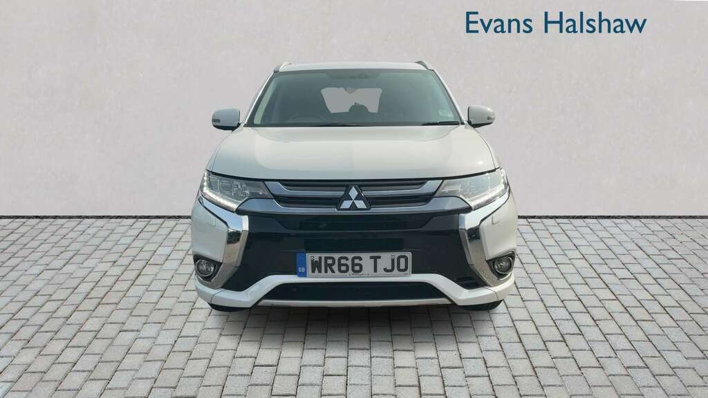 Mitsubishi Outlander 2.0 Phev Gx4h 2016 White #4