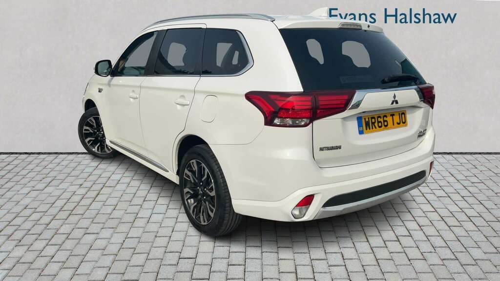 Mitsubishi Outlander 2.0 Phev Gx4h 2016 White #2
