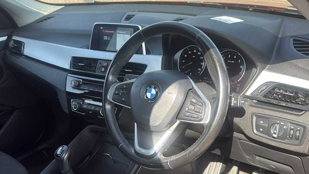 BMW X1 Sdrive 18I Se 2019 YJ19ZCV Orange #2