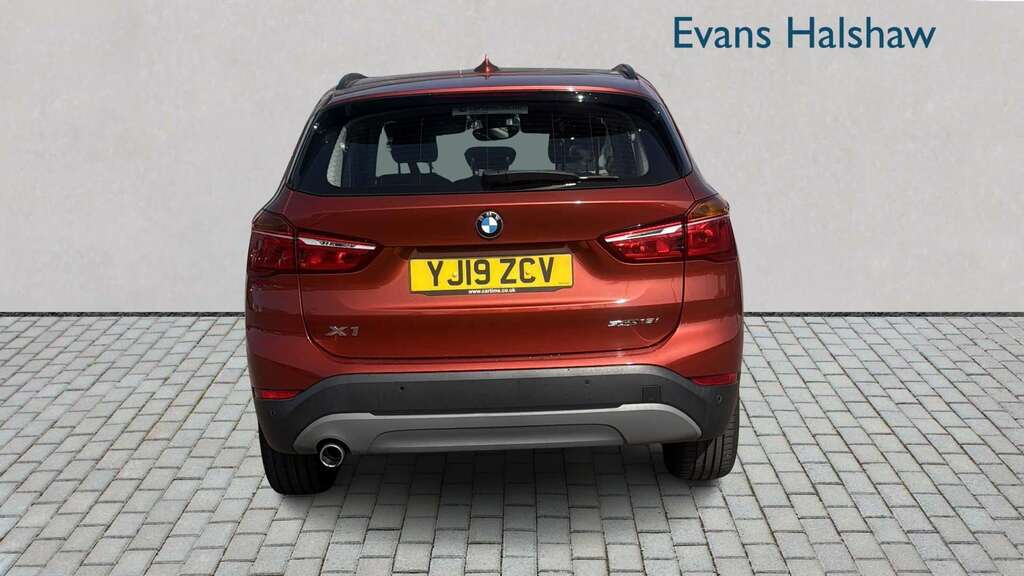 BMW X1 Sdrive 18I Se 2019 YJ19ZCV Orange #4