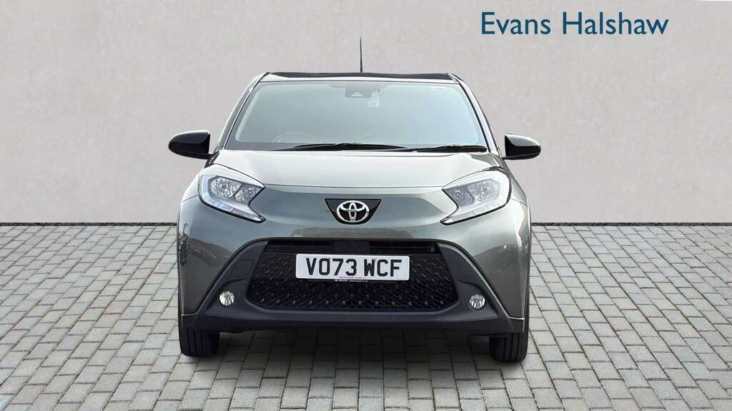 Toyota Aygo X 1.0 Vvt-i Edge 2023 VO73WCF Green #4