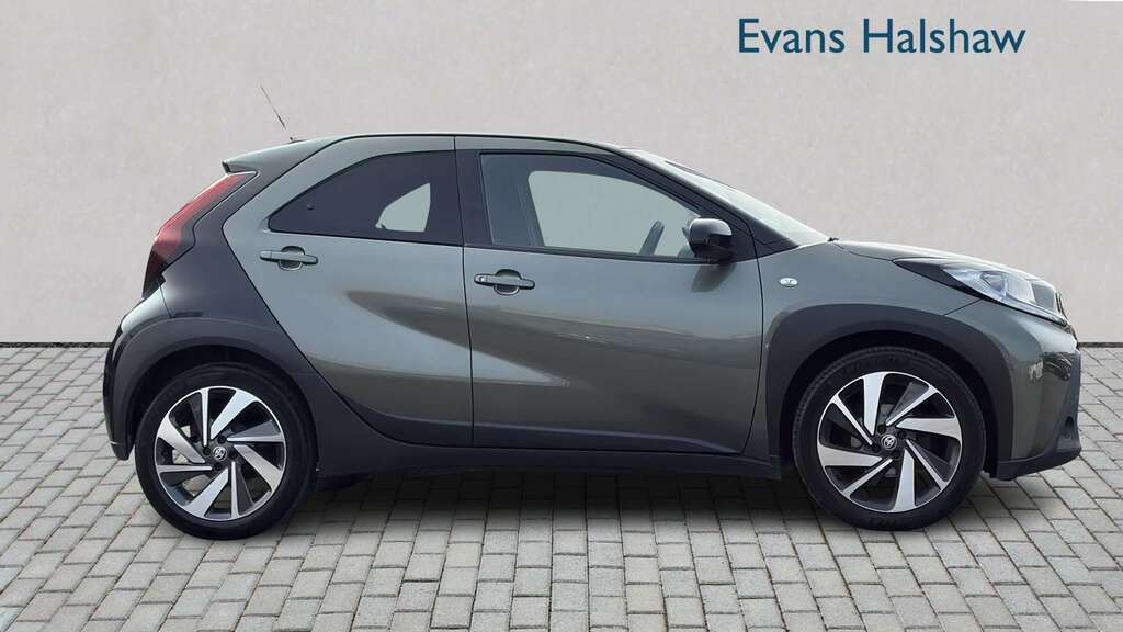 Toyota Aygo X 1.0 Vvt-i Edge 2023 VO73WCF Green #5