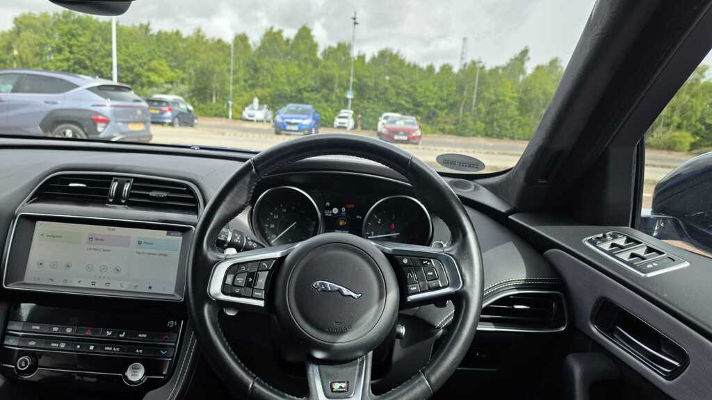 Jaguar F-Pace 2.0D 180 Chequered Flag Awd Black #10