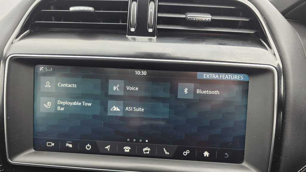 Jaguar F-Pace 2.0D 180 Chequered Flag Awd Black #32