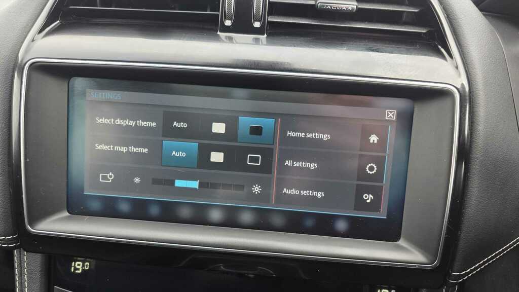 Jaguar F-Pace 2.0D 180 Chequered Flag Awd Black #30