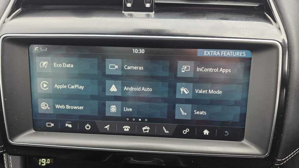 Jaguar F-Pace 2.0D 180 Chequered Flag Awd Black #31
