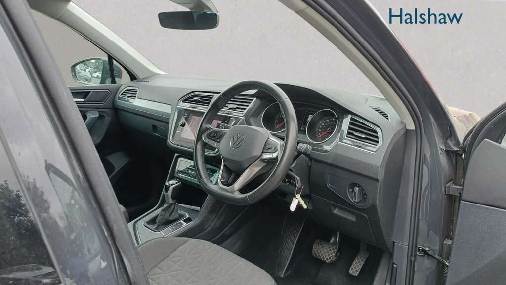 Volkswagen Tiguan 1.5 Tsi 150 Life Dsg 2023 GF23PSO Grey #4