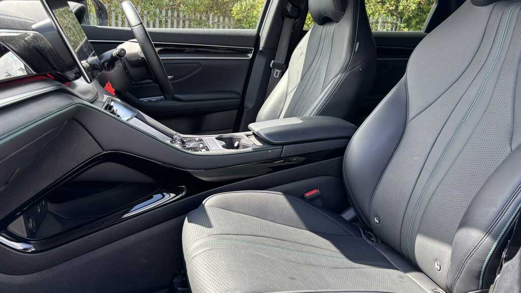 Byd Seal U 1.5T Dm-i Awd Design 2025 Black