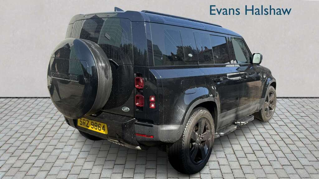 Land Rover Defender 110 3.0 D250 S 110 2022 Black #4
