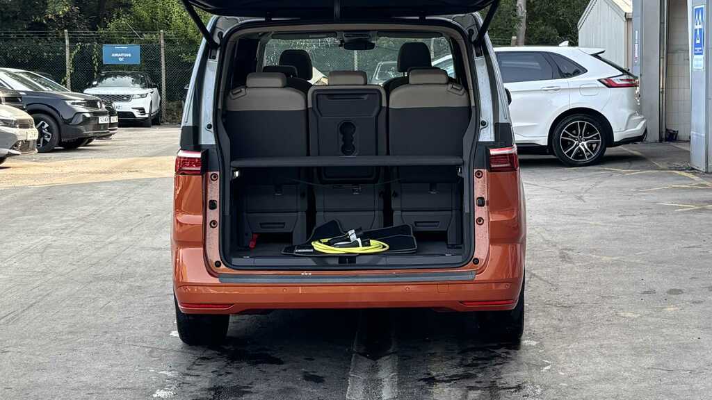 Volkswagen Multivan Volkswagen Multivan Estate Life Standard 15 Silver #25