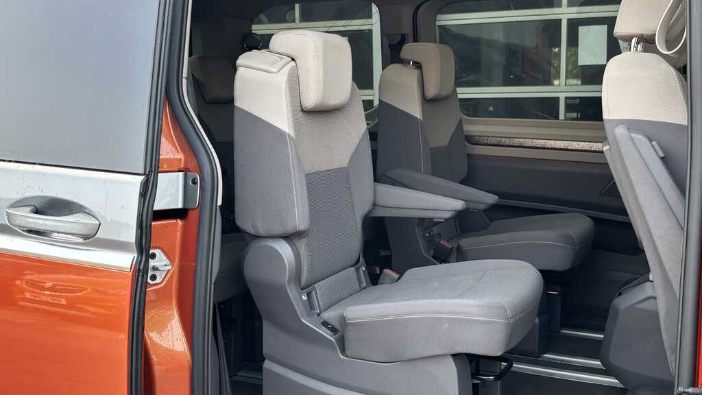 Volkswagen Multivan Volkswagen Multivan Estate Life Standard 15 Silver #13