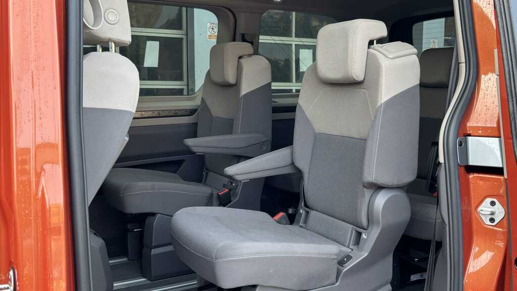 Volkswagen Multivan Volkswagen Multivan Estate Life Standard 15 Silver #12