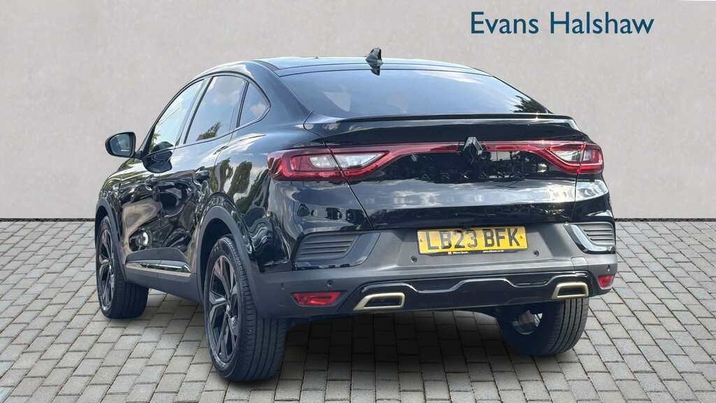 Renault Arkana 1.6 E-tech Full Hybrid 145 Engineered 202 Black