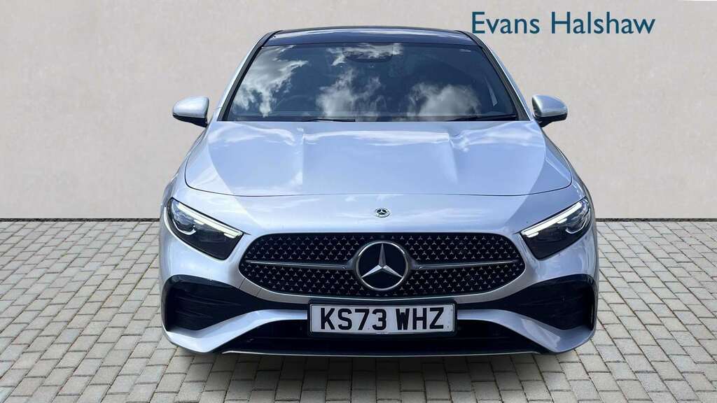 Mercedes-Benz A Class A200 Amg Line Premium Plus 2023 KS73WHZ #3