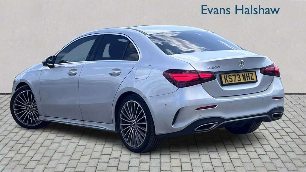 Mercedes-Benz A Class A200 Amg Line Premium Plus 2023 KS73WHZ #2
