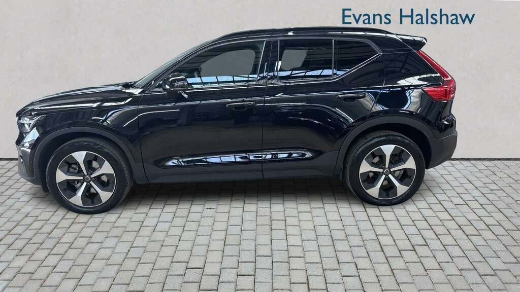 Volvo XC40 2.0 B3p Ultimate Dark 2024 Black #3