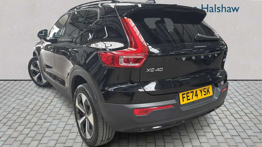 Volvo XC40 2.0 B3p Ultimate Dark 2024 Black #2