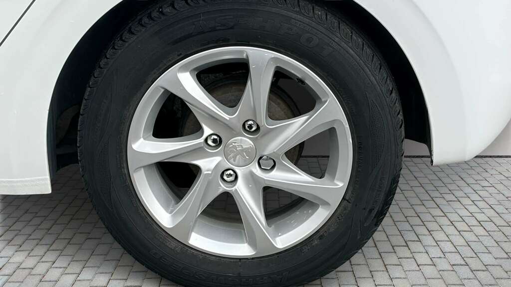 Peugeot 208 1.2 Puretech Active #6