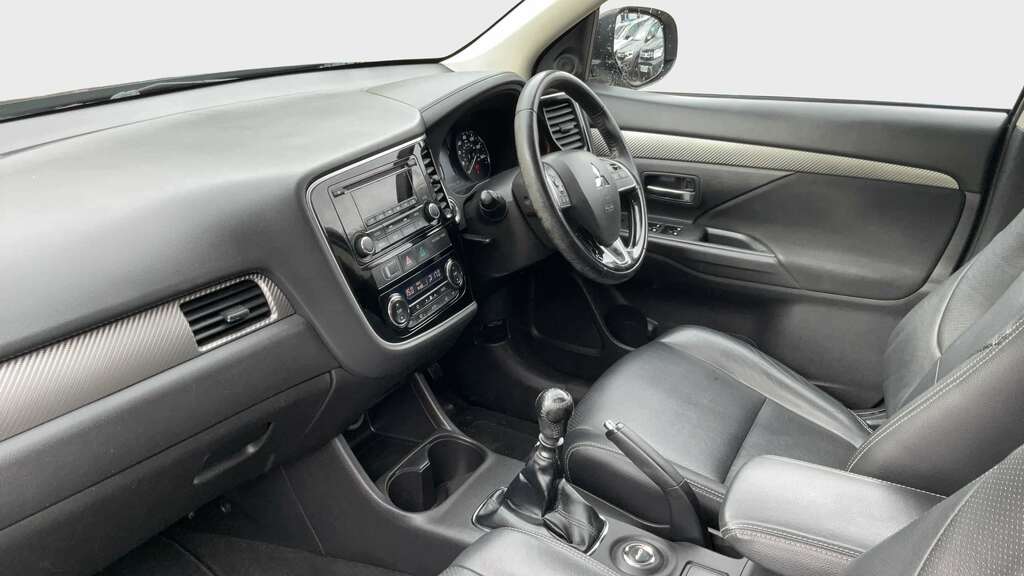 Mitsubishi Outlander 2.2 Di-d Gx3 Leather 2016 Black #5