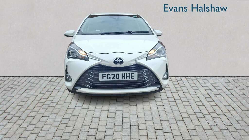 Toyota Yaris Excel White #2