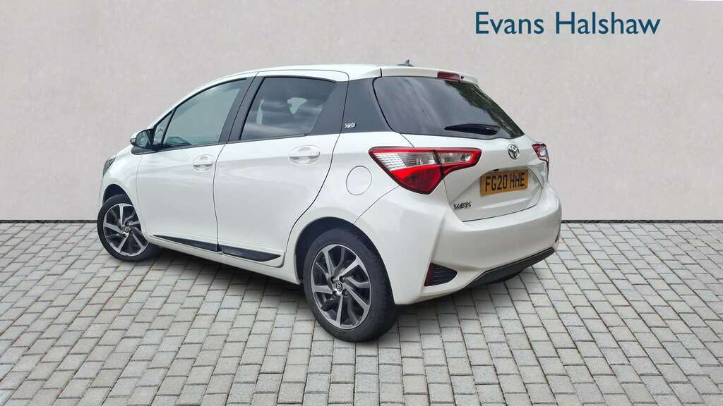 Toyota Yaris Excel White #1