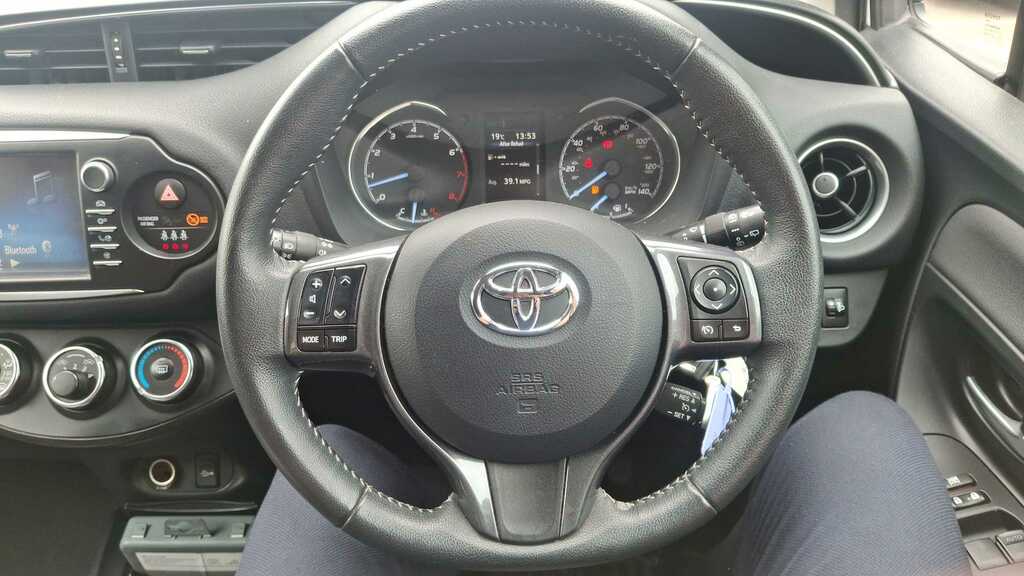 Toyota Yaris Excel White #10