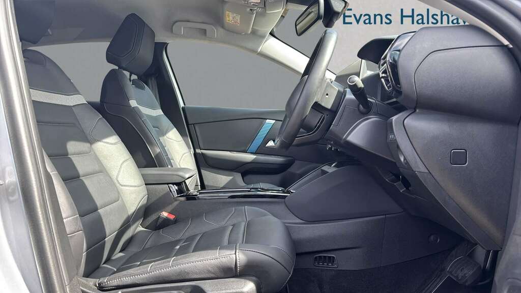 Citroen e-C4 100Kw Shine Plus 50Kwh 2023 Grey #3