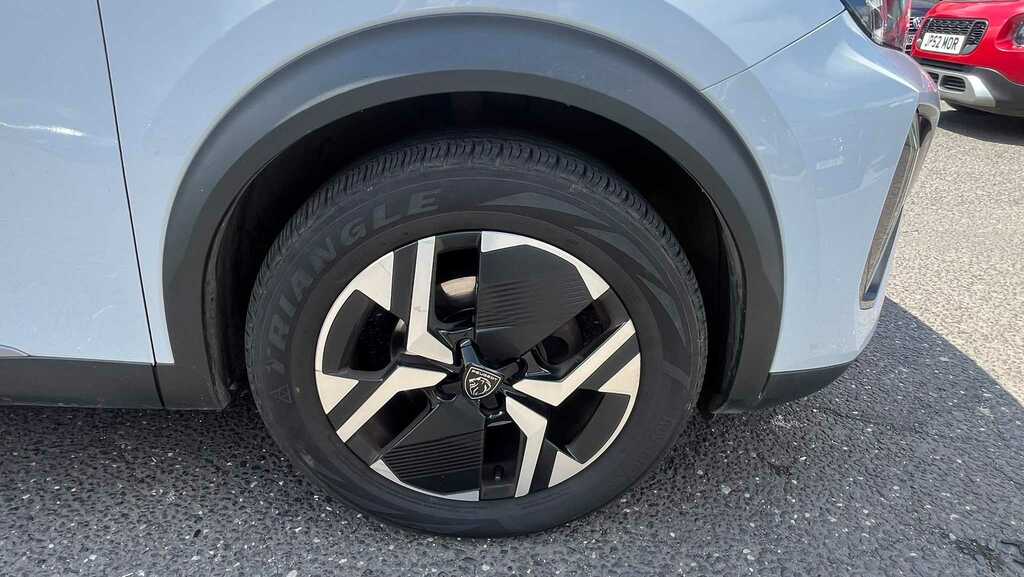Peugeot 2008 1.2 Puretech 130 Allure 2024 White #5