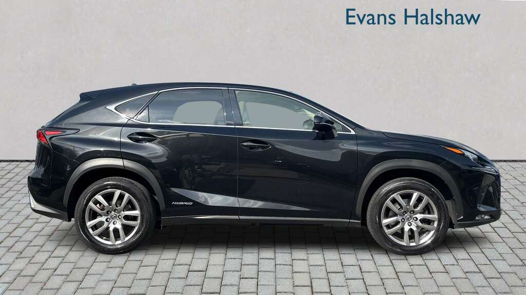 Lexus NX 300H 2.5 Luxury Cvt Premium Nav 2017 Black #2