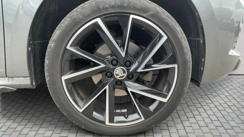 Skoda Kamiq 1.0 Tsi 110 Monte Carlo Dsg 2023 CY23HNK Grey #6