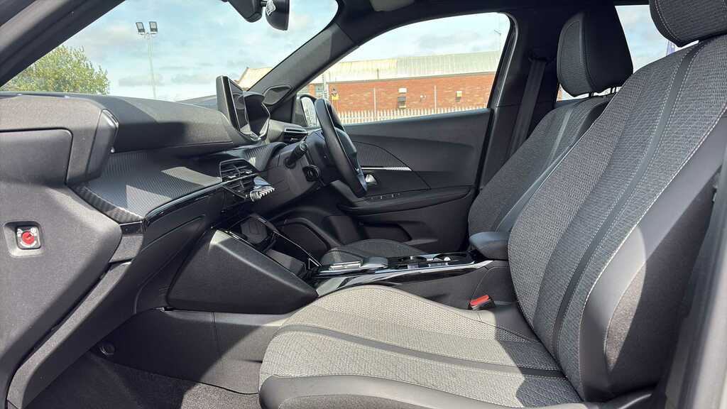 Peugeot e-2008 1.2 Puretech 130 Allure Grey #8