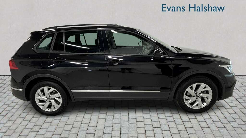 Volkswagen Tiguan 2.0 Tdi Life Dsg 2023 Black #2