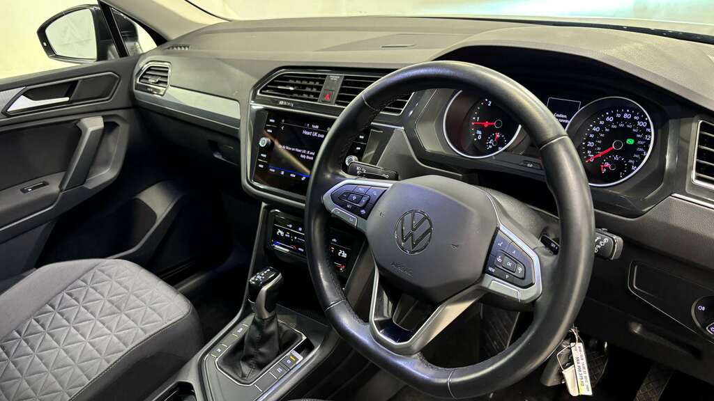 Volkswagen Tiguan 2.0 Tdi Life Dsg 2023 Black #6