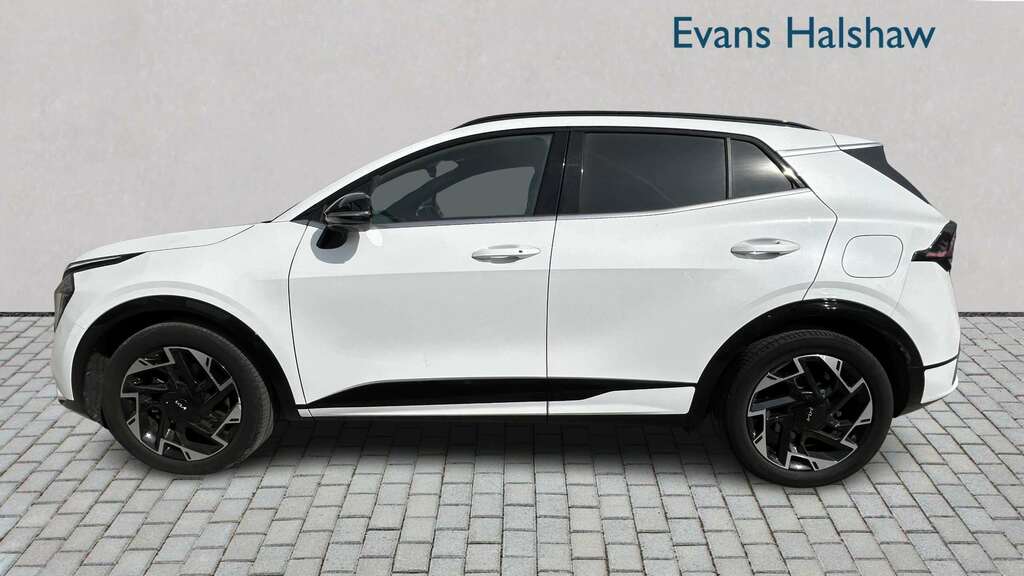 Kia Sportage Suv White #4