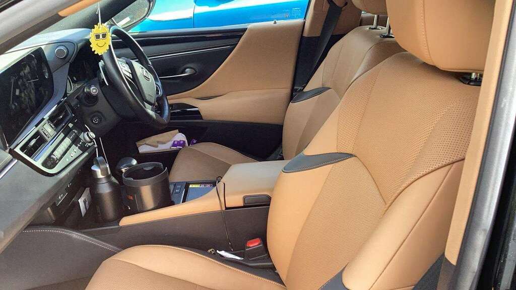 Lexus ES 300H 2.5 Cvt 2023 Black #4
