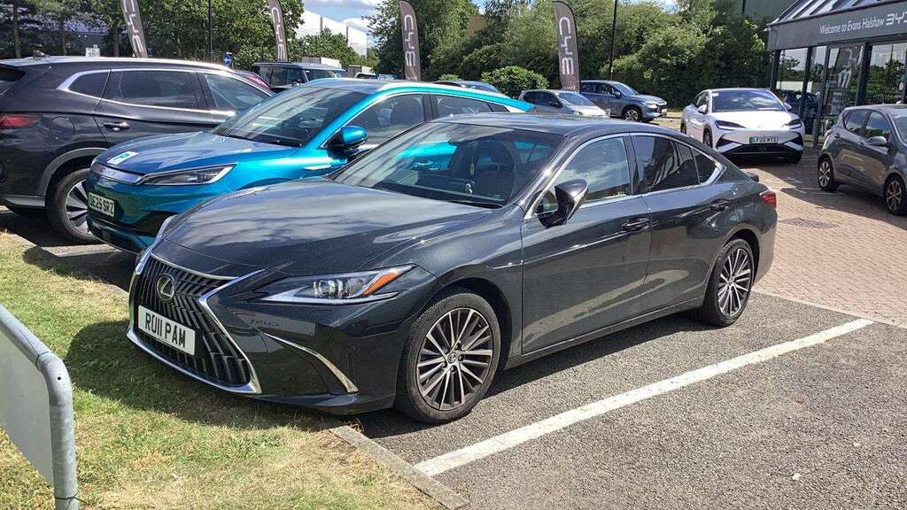 Lexus ES 300H 2.5 Cvt 2023 Black #2