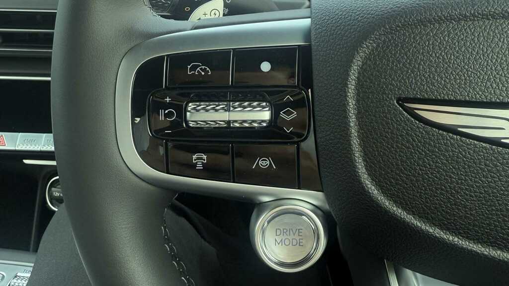 Genesis GV60 168Kw Pure 84Kwh White #12