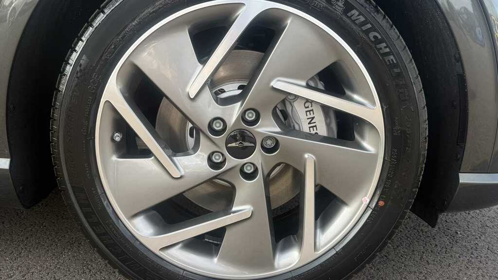 Genesis GV60 168Kw Pure 84Kwh White #8