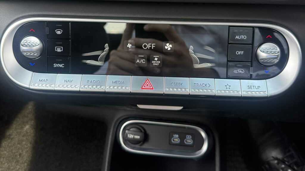 Genesis GV60 168Kw Pure 84Kwh White #18