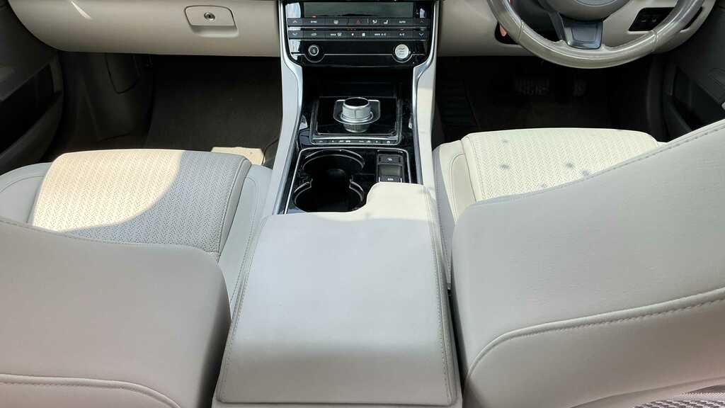 Jaguar XE Jaguar Xe Prestige D Grey #35