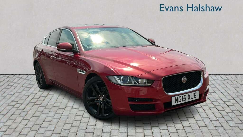 Jaguar XE 2.0D 180 Portfolio 2015 Red