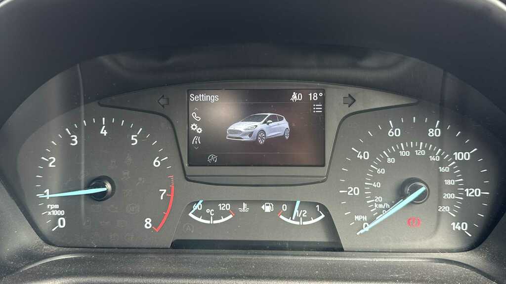 Ford Fiesta 1.1 Zetec Navigation 2018 Red #6