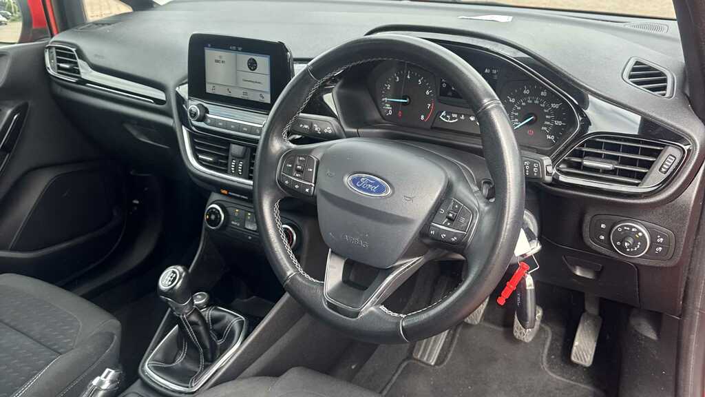 Ford Fiesta 1.1 Zetec Navigation 2018 Red #3