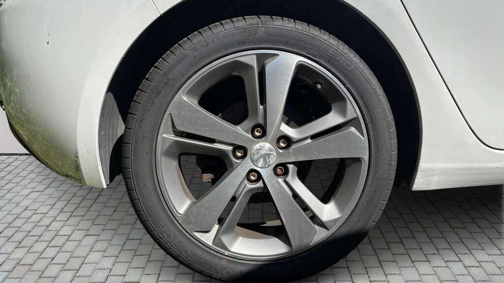 Peugeot 308 1.2 Puretech 130 Allure 2019 White #2