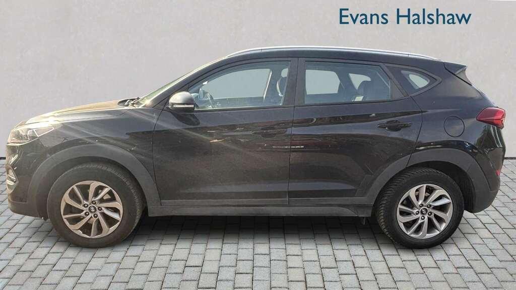 Hyundai Tucson 1.6 Gdi Blue Drive Se Nav 2Wd 2018 AO18GJY Black #2