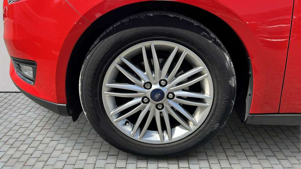 Ford Focus 1.6 125 Titanium Powershift 2015 Red #4