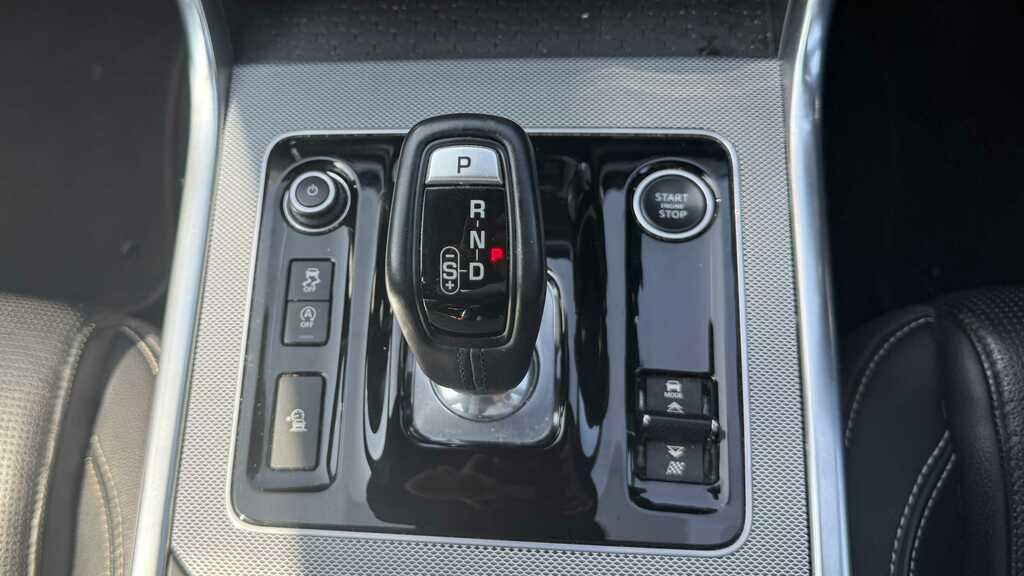 Jaguar XE Jaguar 2.0D R-dynamic S Saloon Red #25