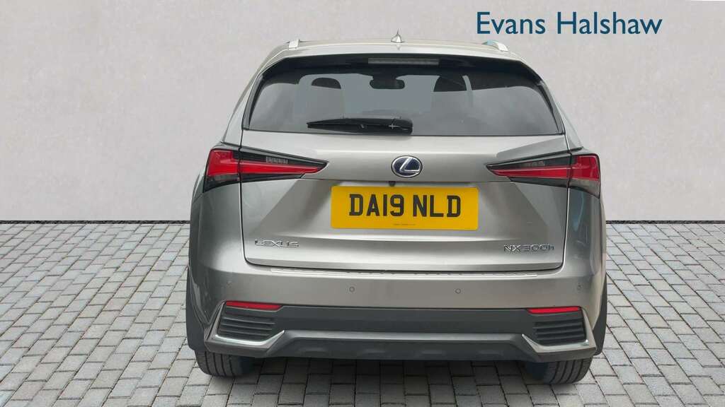 Lexus NX 300H 2.5 Cvt Premium Pack 2019 Silver #5