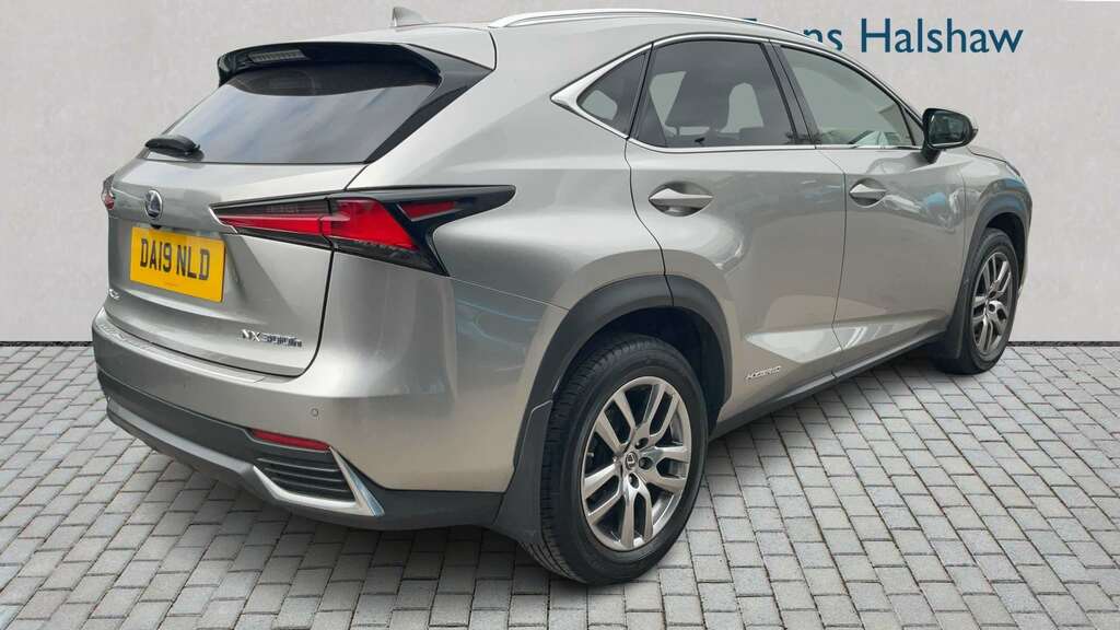 Lexus NX 300H 2.5 Cvt Premium Pack 2019 Silver #2